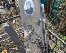 Ничего святого: войска РФ обстреляли в Киеве кладбище на Берковцах. Фото