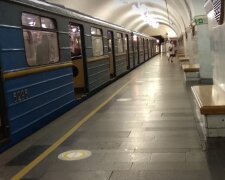 Минирование метро: в Киеве творится неладное. Людей просят не спускаться в подземку