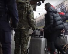 Позбавлять громадянства: як покарають українських чоловіків, які виїхали з України