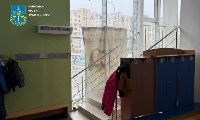 2-річний хлопчик впав зі сходів в дитсадку