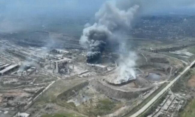 Наконец-то началось: Зеленский заявил об эвакуации людей с "Азовстали"