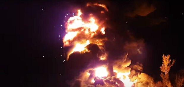 Украина дрожит: под Киевом газопровод взлетел на воздух, спасатели выбились из сил. Видео из ада