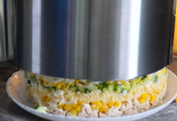 Салат "Снежок", кадр из видео