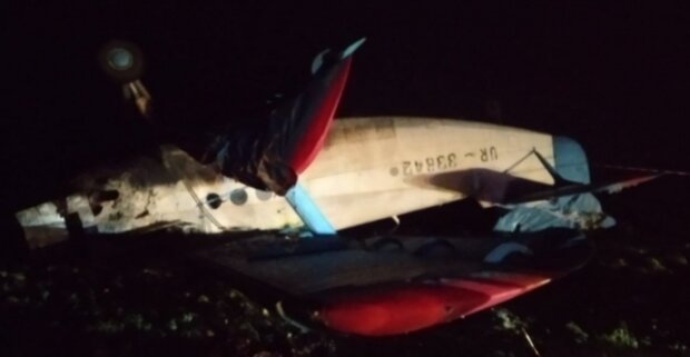 Дрожала земля: на Тернопольщине упал пассажирский самолет. Горе для близких. Подробности