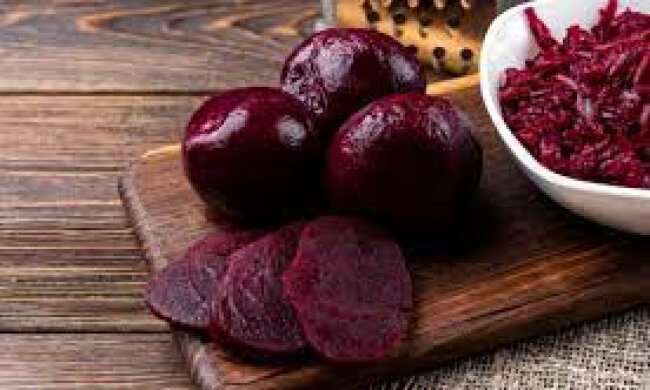 И почему мы раньше это не делали? Рецепт закуски из свеклы с сыром и яйцом