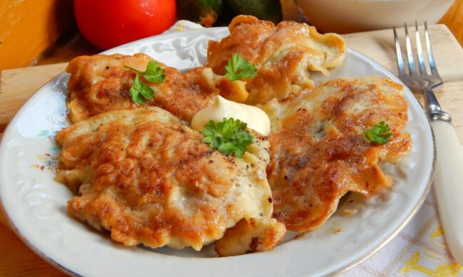 Вони прикрасять новорічний стіл: рецепт відбивних із курячого філе в томатному клярі