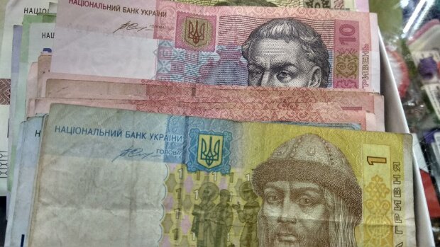 Массовая отмена выплат украинцам: в Кабмине все же решились. Кому не повезет