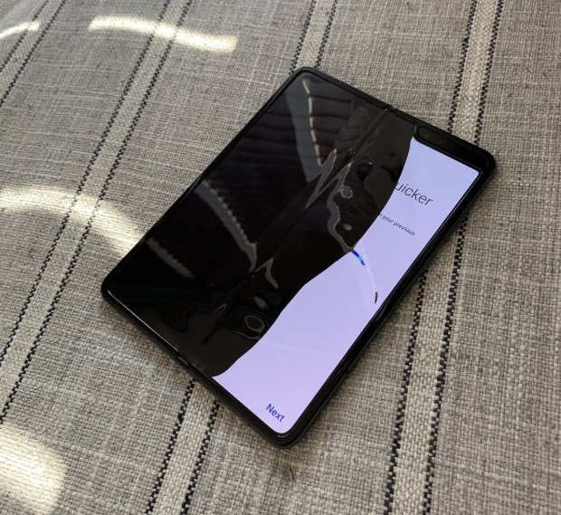Samsung Galaxy Fold сломался
