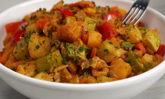 Овощное рагу с курицей