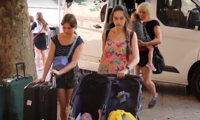 Біженці: скрін з відео