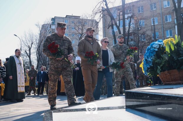 "Омега несгибаемых": в Киеве увековечили память спецназовцев, ставших щитом для страны
