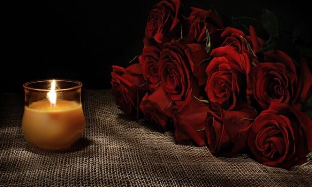 Похоронні троянди, фото: youtube.com