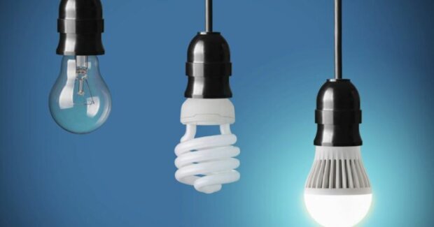 Українці зможуть безкоштовно обміняти звичайні лампочки на економки. Як це працює