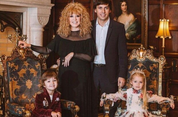 Максим Галкин и Алла Пугачева с детьми, фото: Instagram