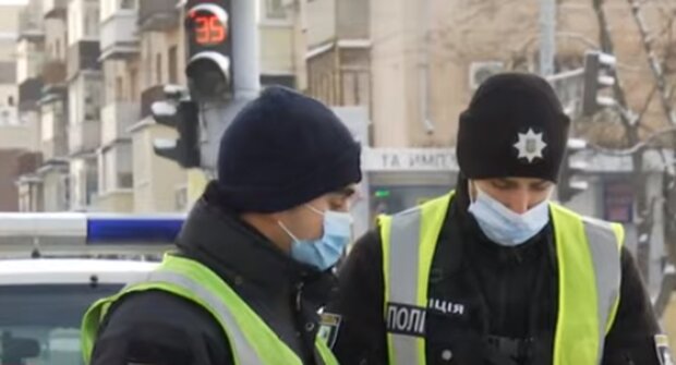 Поліція в Києві. Фото: скріншот YouTube-відео