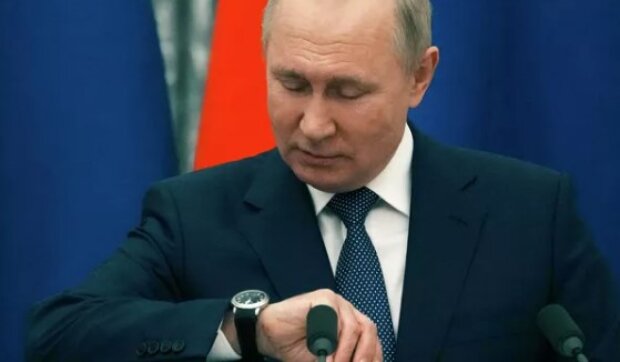 Привезли из Украины: на руке Путина заметили украденные часы за 25 тысяч долларов