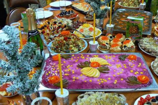 Готуємось до свят: українців попередили про подорожчання головних новорічних продуктів
