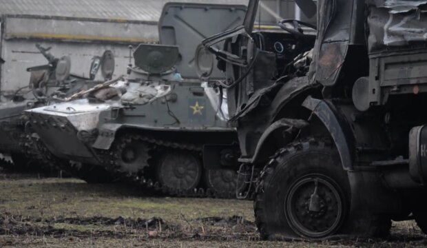 "Могучая" армия Путина бросила всю технику под Харьковом и сбежала