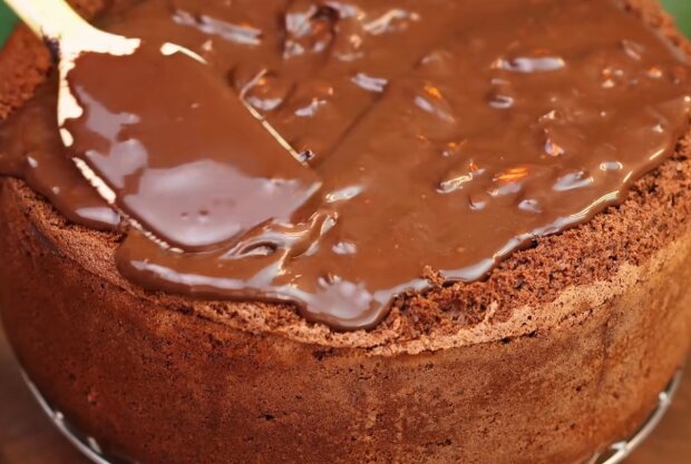 Торт "Пьяная вишня", кадр из видео