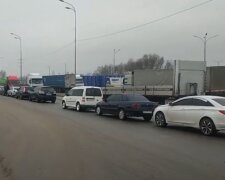 Де в Києві заправити машину, купити хліб і корм для тварин. Карта