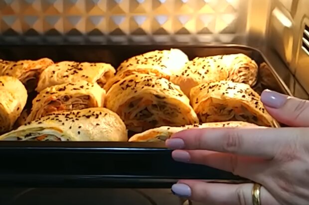 Рулет з лаваша з овочами та грибами, кадр з відео