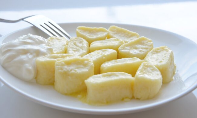 Вкус детства: как приготовить быстрые "ленивые вареники". Простой рецепт