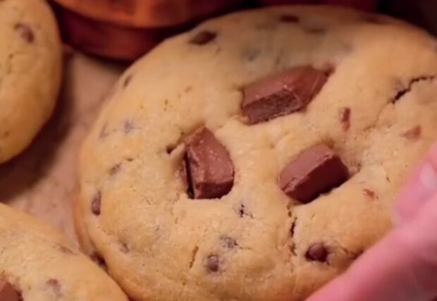Печенье с шоколадом, кадр из видео