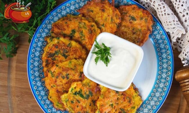 Самі залітатимуть у рот: як приготувати гарбузові млинці з часником. Рецепт швидкої закуски