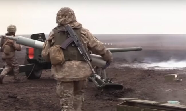 Військовослужбовці. Фото: скріншот YouTubе