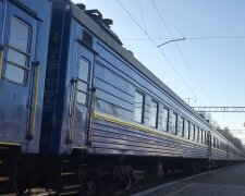 Тепер на потяг можна потрапити без проблем: для військових та їхніх сімей створили спеціальний резерв квитків