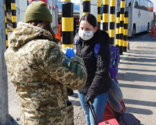 Женщинам запретили уезжать из Украины: власти ввели новые правила на период военного времени