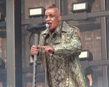 Ось така вона - російська «гостинність». Соліст Rammstein відреагував на «атаку» путінських силовиків