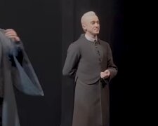 Том Фелтон, кадр з спектаклю