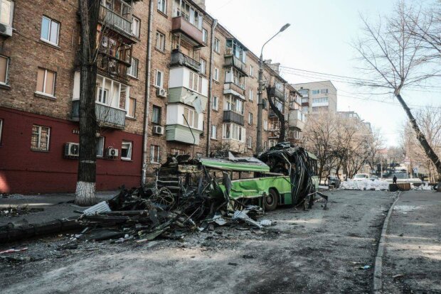 Житлові райони Києва після російських ракетних обстрілів, фото: Matthew Hatcher/SOPA Images