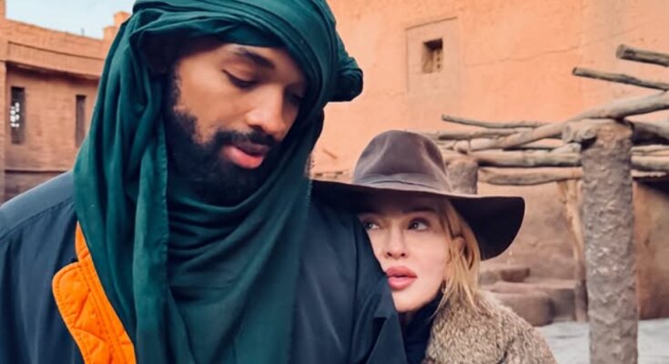 Мадонна позує в пустелі з коханим, фото з соцмереж співачки