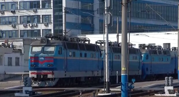 Благословение от чиновников: «Укрзализныця» добавила в график курсирования новые поезда и маршруты. Список