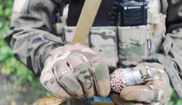 Украинский пограничник сбил российский дрон при помощи ружья. Фото