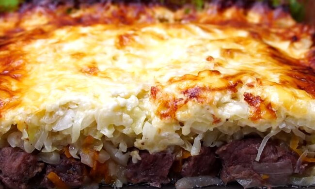 Візьміть м'ясо, капусту та сир: рецепт швидкої та шикарної вечері "Господиня відпочиває"
