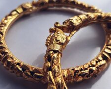 Вот это повезло мужику: обычный сантехник нашел золото, которое спрятали 2 тысячи лет назад