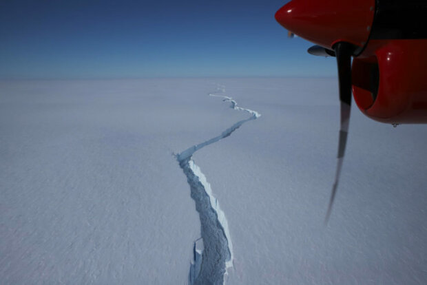 Розколина в льодовику. Фото: bas.ac.uk