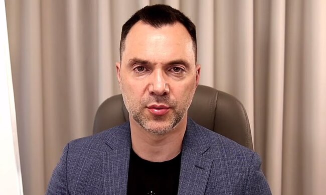 Арестович розповів, як Росія йде під Китай