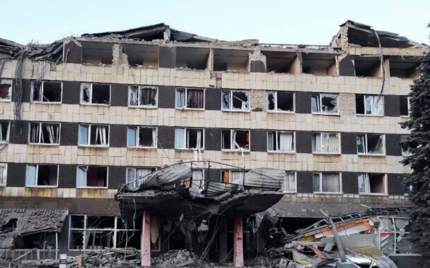 ЗСУ вдарили по готелю, в якому базувалися військові РФ. Мінус 100 окупантів за один раз