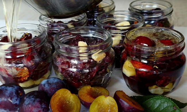 Сливы с чесноком на зиму