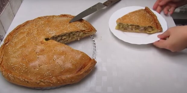 Пирог с мясом и картошкой: скрин с видео
