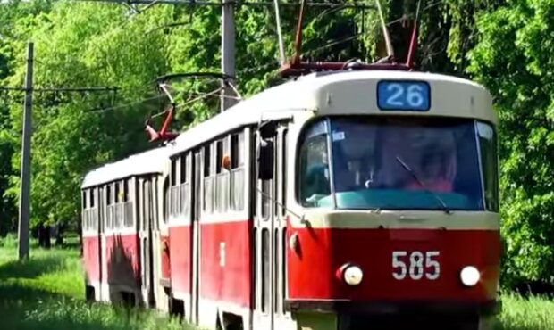 У Харкові невідомі розстріляли трамвай з пасажирами
