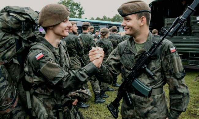 "Вот вам и пепел": польские добровольцы показали, как громят российские танки