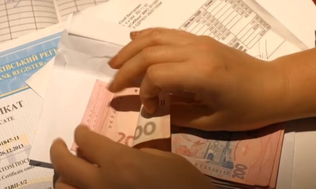 Оштрафуют, если не успеете до 1 мая: украинцев обязали заполнить декларации для налоговой