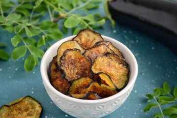 Рецепт приправи із сушених баклажанів та солодкого перцю. Фото: YouTube