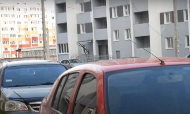 Многоэтажка на дровах. В Киеве «новостройка» отапливается сельским методом