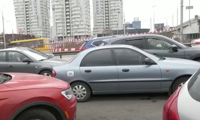 Тепер на таксі їздитимуть лише багаті: із цінами на поїздки починається справжній кошмар